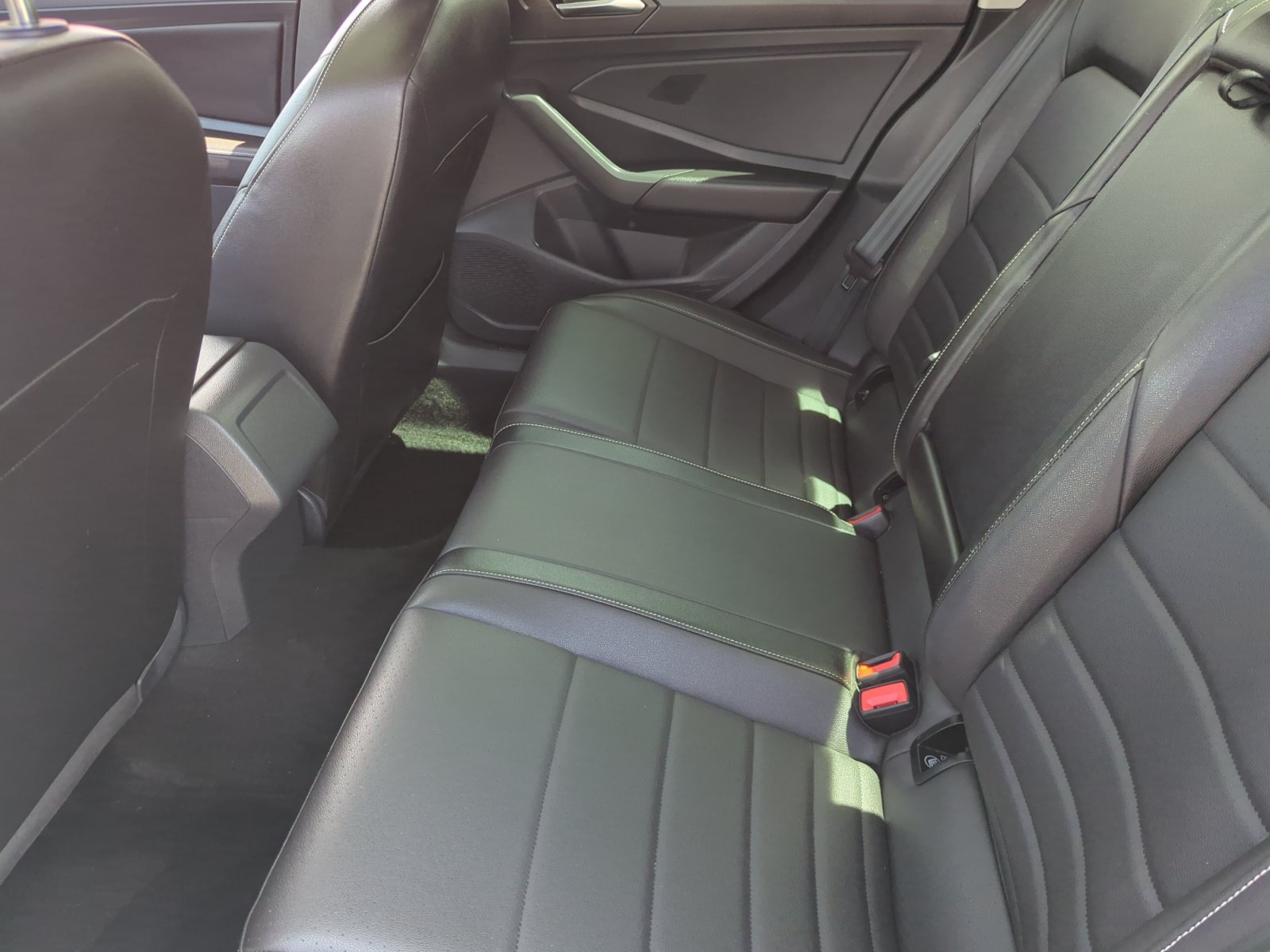 Certified 2023 Volkswagen Jetta SE w/ Panoramic Sunroof Package FWD image 17