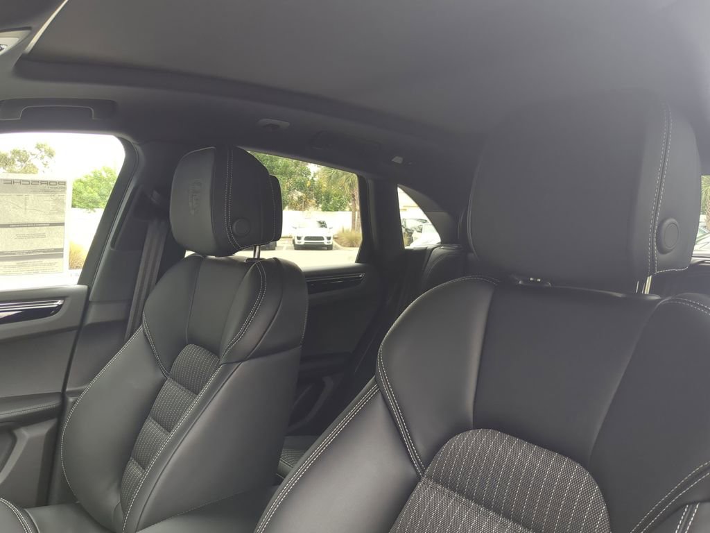 New 2026 Porsche Macan Turbo image 5