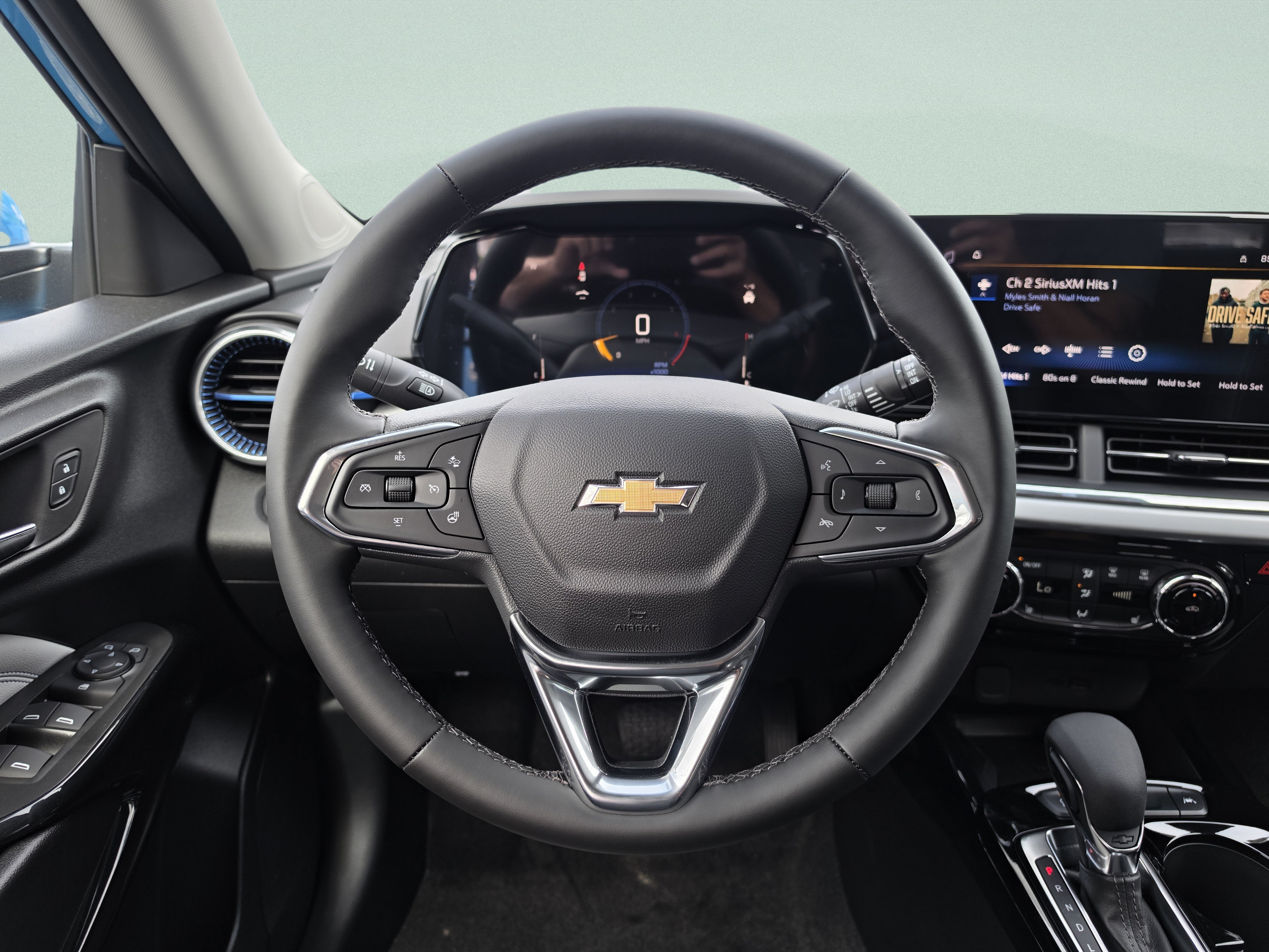 New 2026 Chevrolet Trax LT w/ Sunroof Package FWD image 19
