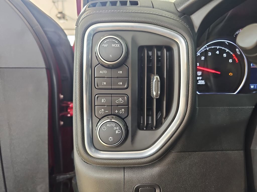 Certified 2021 Chevrolet Silverado 1500 RST AWD/4WD image 30
