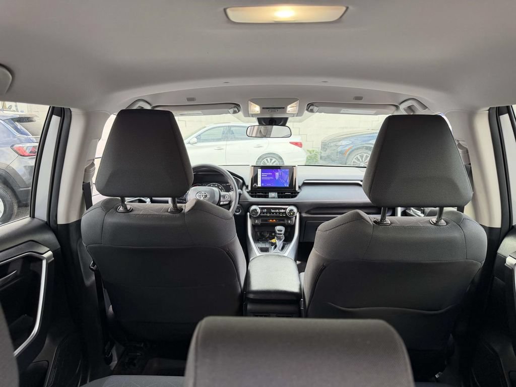 Used 2024 Toyota RAV4 XLE AWD/4WD image 9
