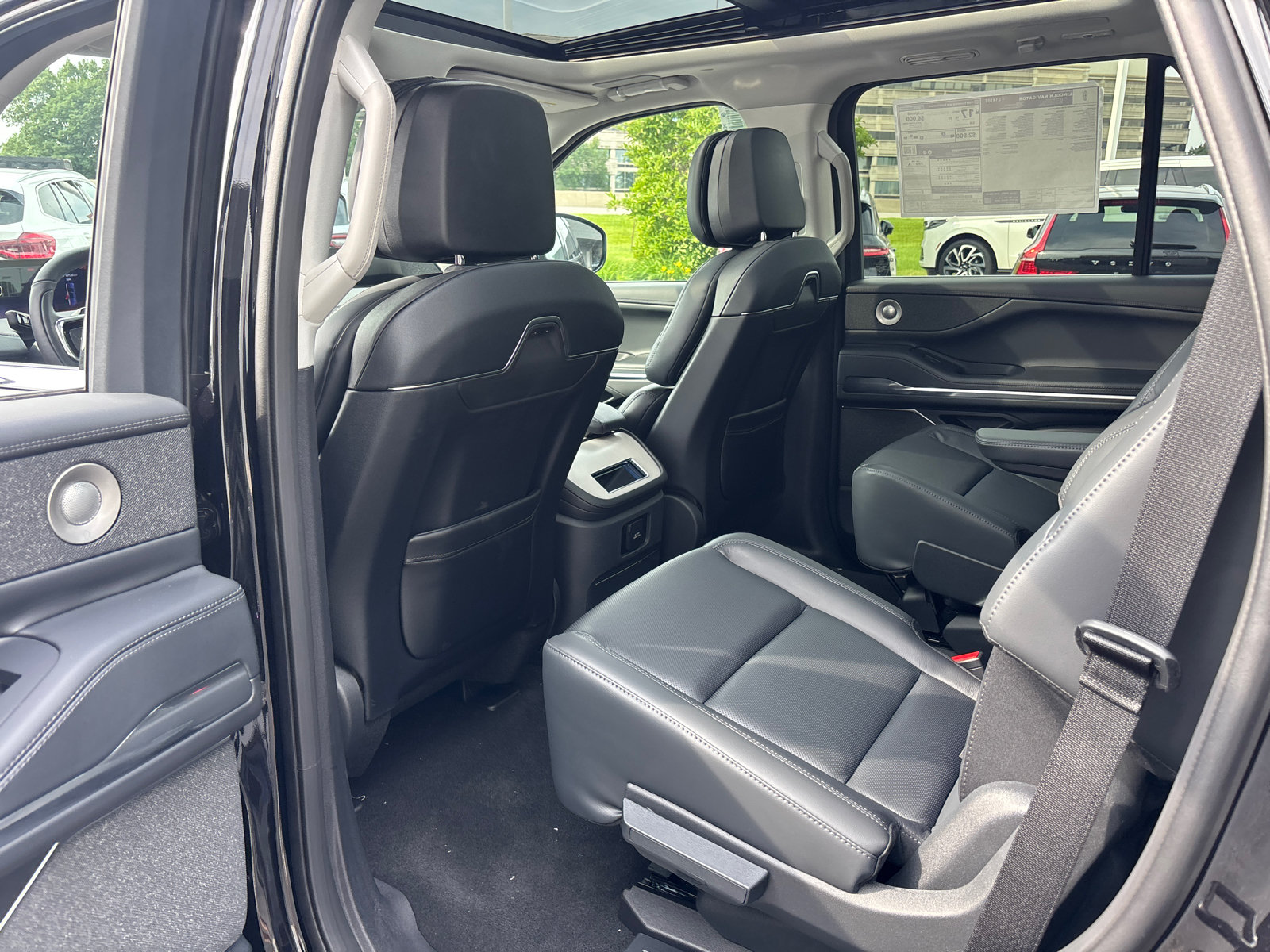 New 2026 Lincoln Navigator Reserve AWD/4WD image 27