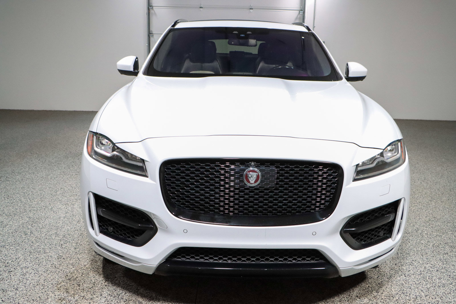 Used 2018 Jaguar F-PACE R-Sport AWD/4WD image 4