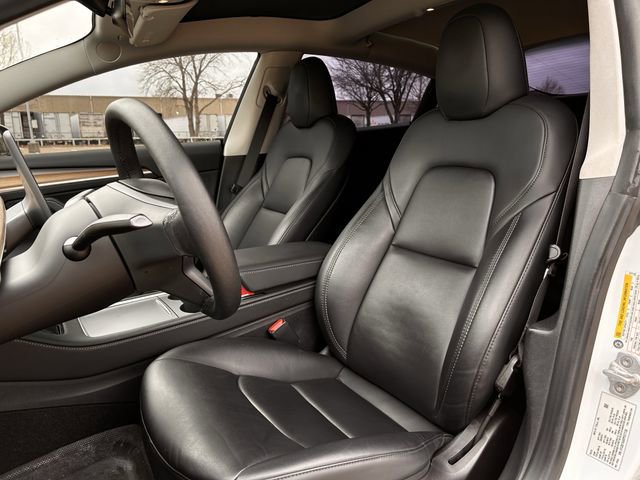 Used 2023 Tesla Model 3 Standard Range image 22