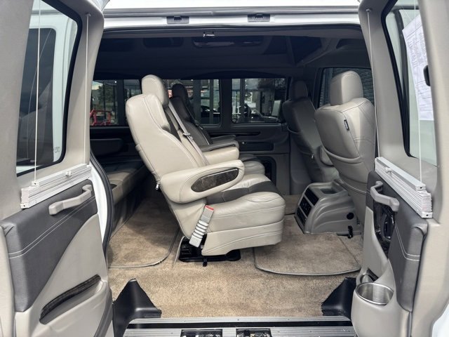 Used 2022 Chevrolet Express 2500 w/ Enhanced Convenience Package image 13