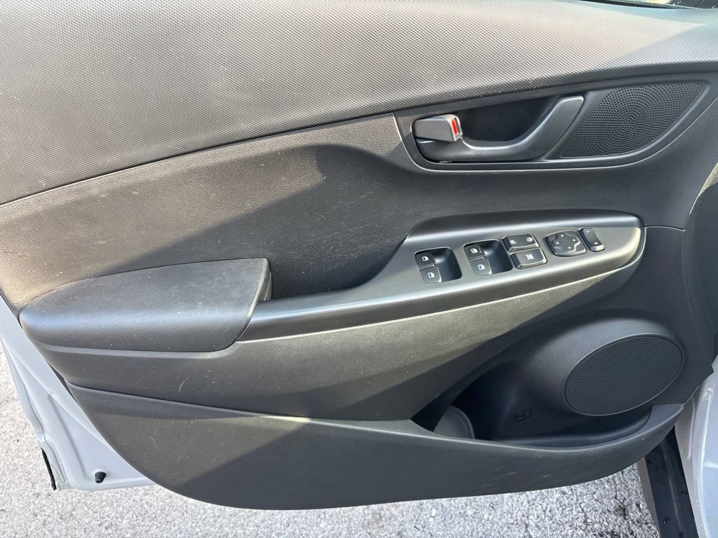 Used 2022 Hyundai Kona SEL AWD/4WD image 18