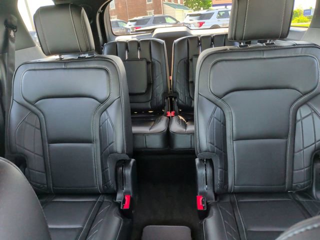 Used 2018 Ford Explorer Platinum AWD/4WD image 8