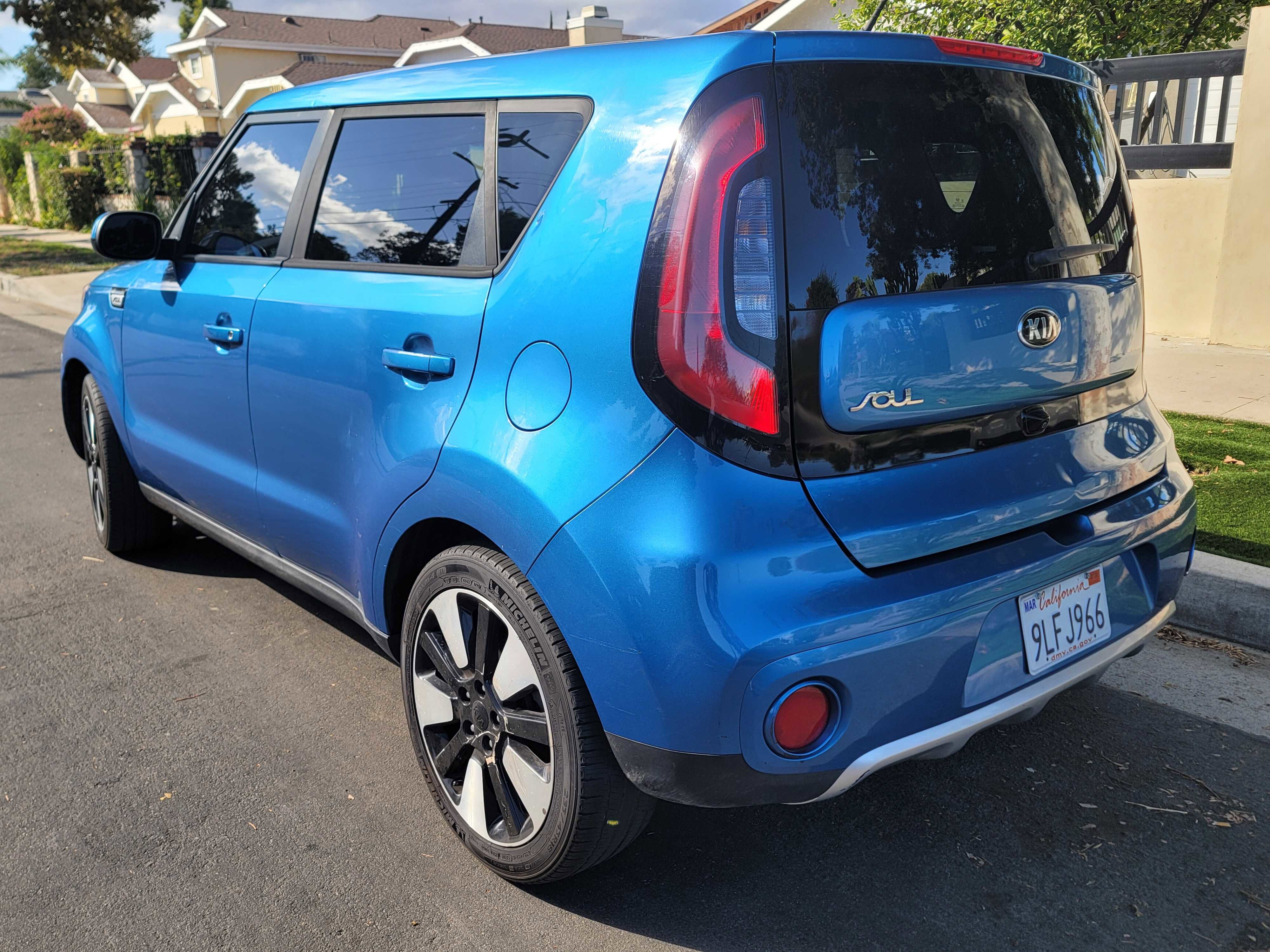 Used 2017 Kia Soul + w/ Designer's Package image 3