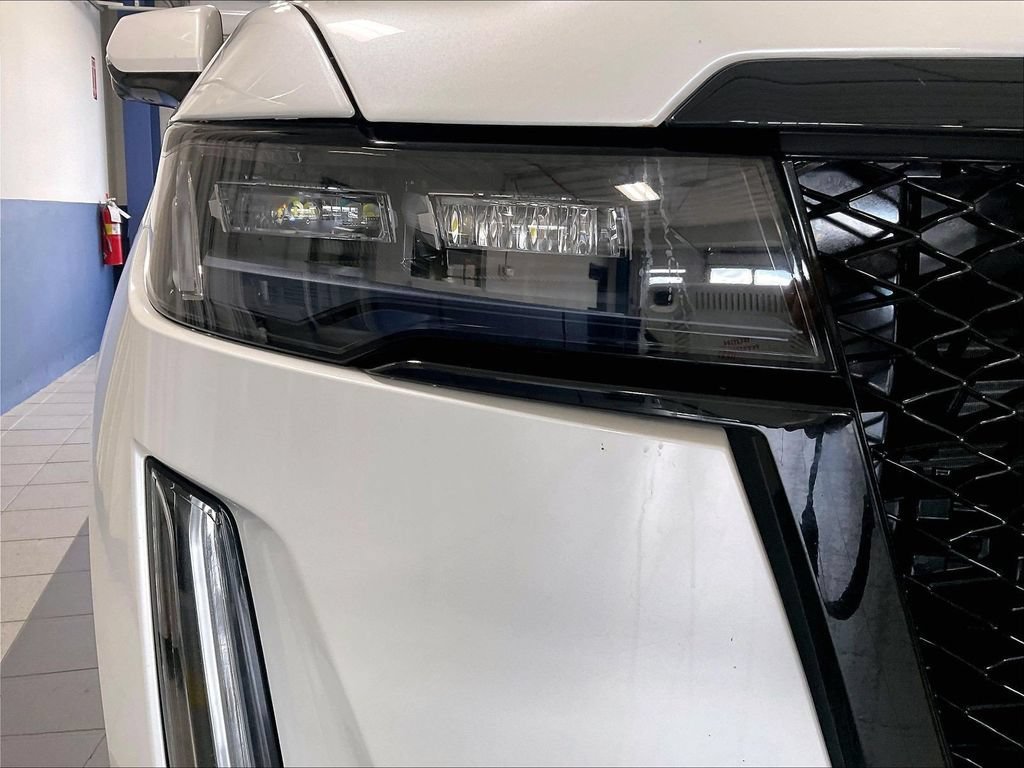 Used 2024 Cadillac Escalade Sport Platinum w/ Heavy-Duty Trailer Package AWD/4WD image 34