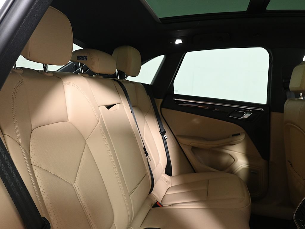 New 2026 Porsche Macan AWD/4WD image 40