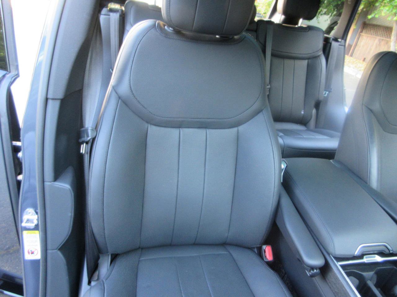 Used 2025 Land Rover Range Rover SE AWD/4WD image 30