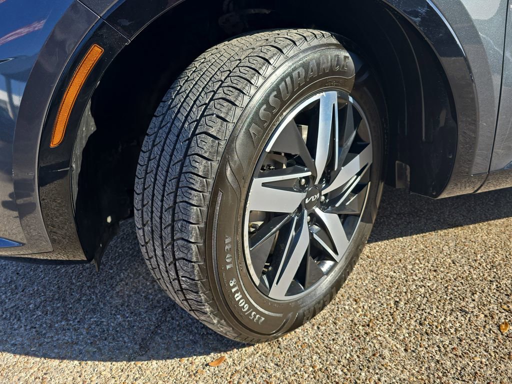 Used 2023 Kia Sorento S w/ Panoramic Sunroof Package image 32