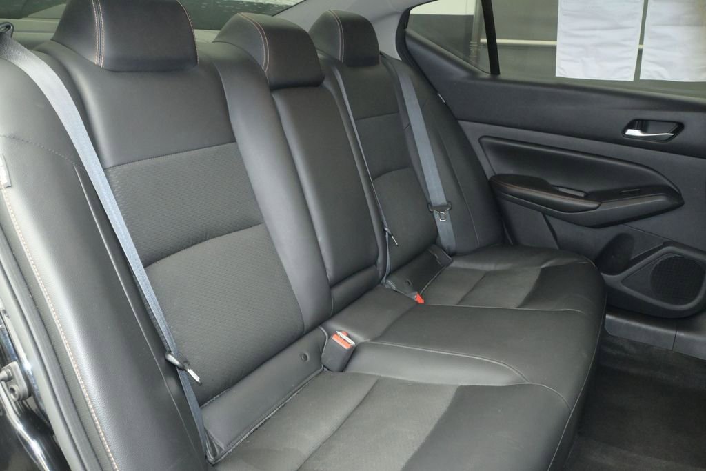 Used 2022 Nissan Altima 2.5 SR w/ Midnight Edition Package AWD/4WD image 19