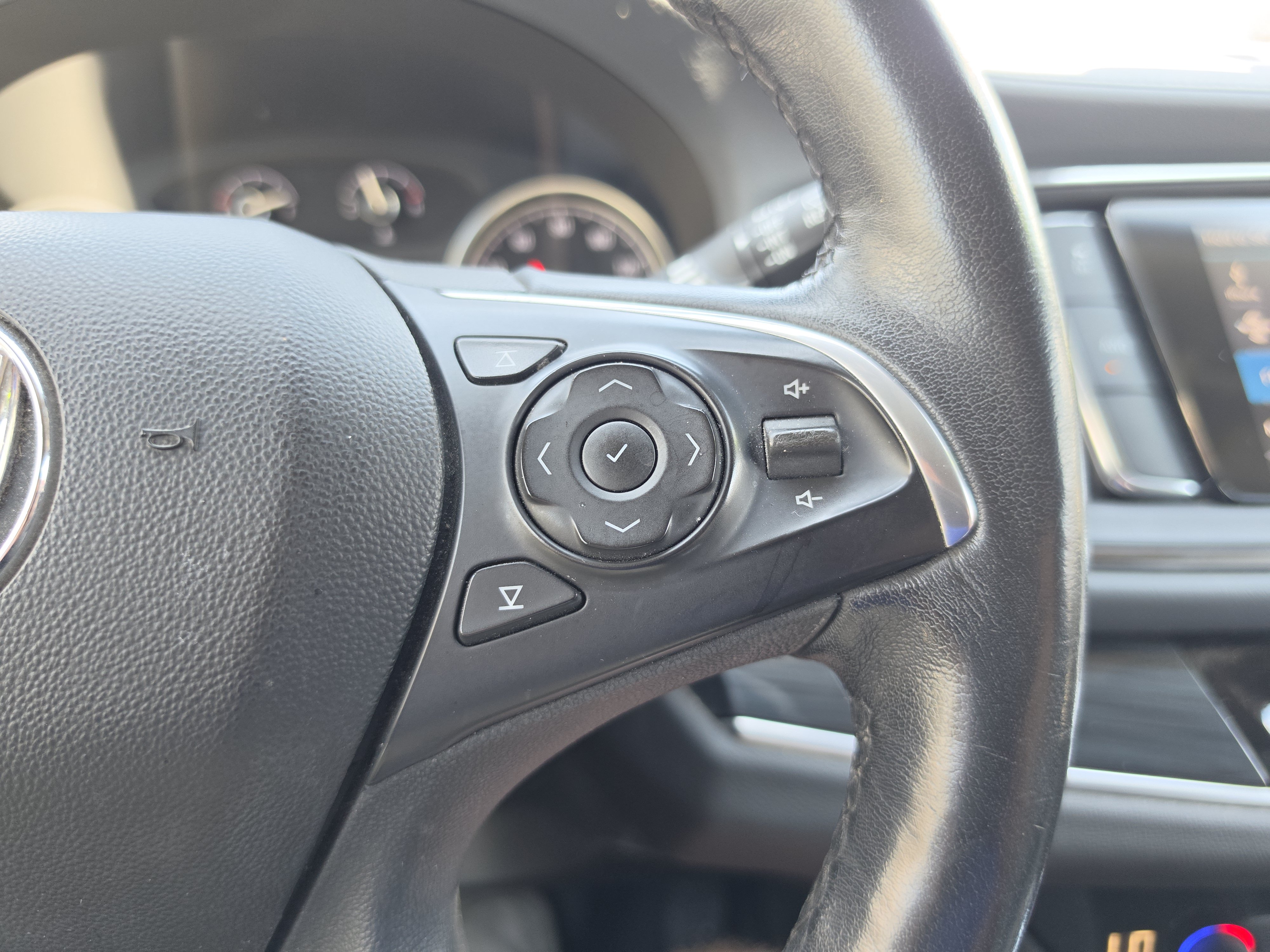 Used 2021 Buick Enclave Essence AWD/4WD image 21