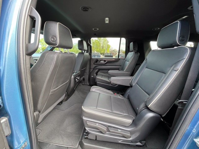 Used 2025 GMC Yukon XL Elevation AWD/4WD image 9