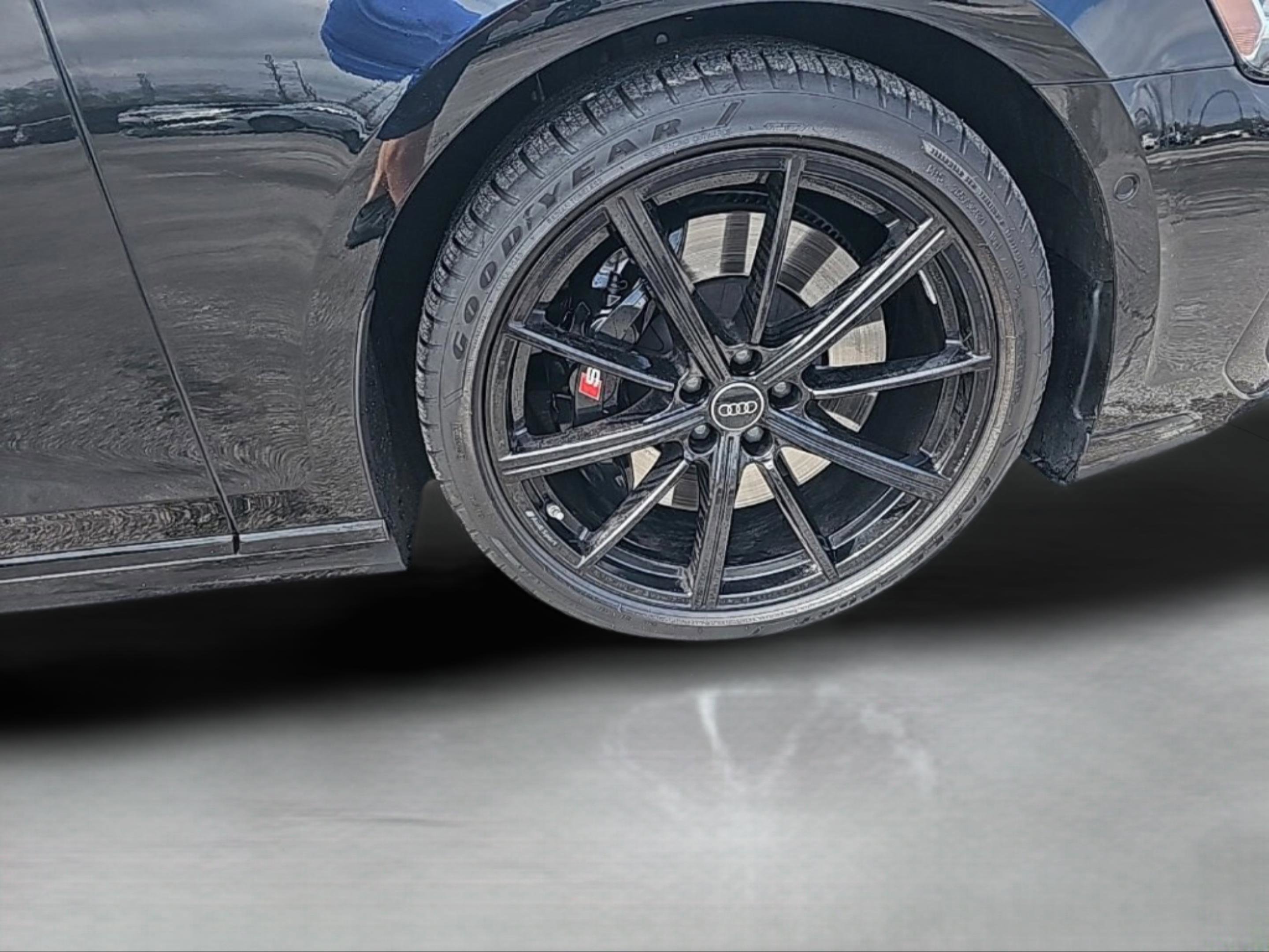 Used 2024 Audi S8 w/ S8 Comfort Plus Package image 31