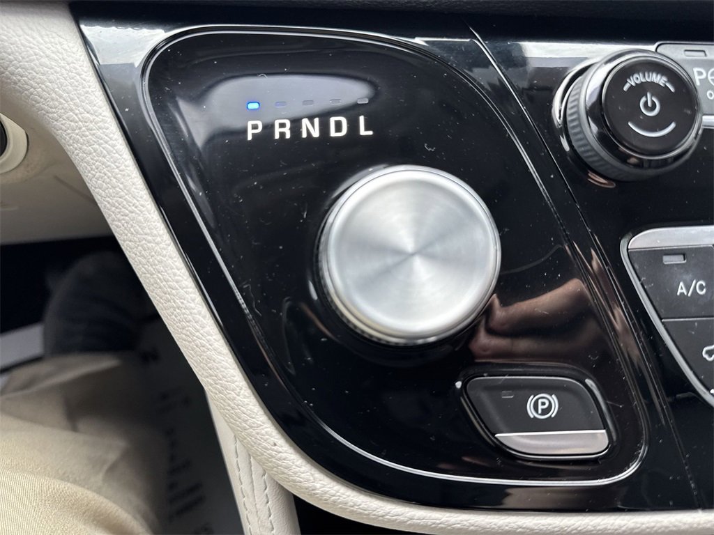 Used 2022 Chrysler Pacifica Limited image 20