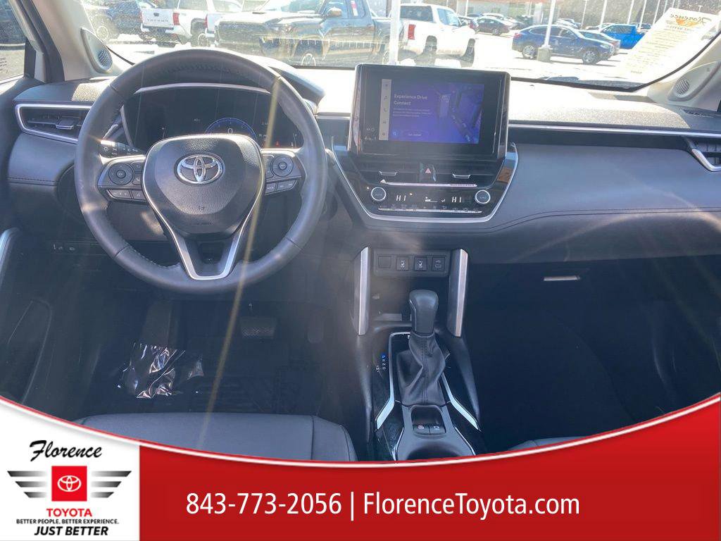 Used 2024 Toyota Corolla Cross XLE w/ Convenience Package image 9