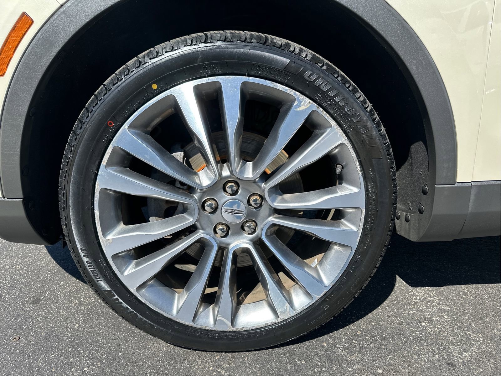 Used 2016 Lincoln MKX Reserve w/ Technology Package AWD/4WD image 25