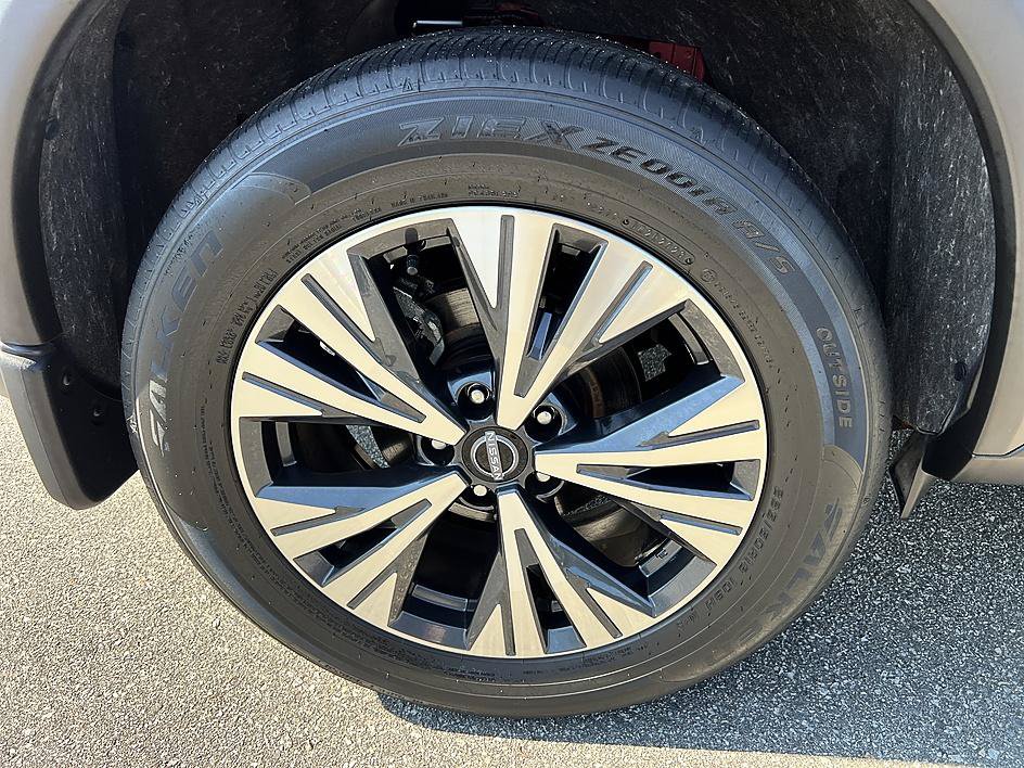 Certified 2023 Nissan Rogue SV w/ SV Premium B Package FWD image 11