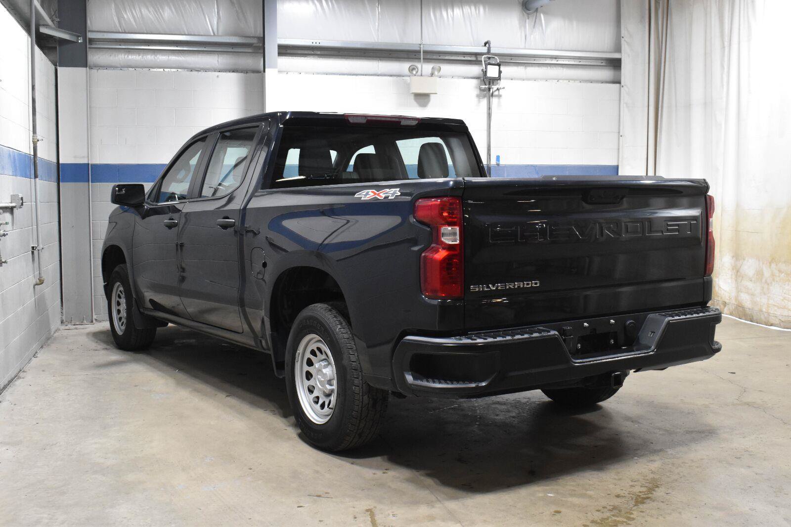 Used 2024 Chevrolet Silverado 1500 W/T w/ WT Fleet Convenience Package AWD/4WD image 20