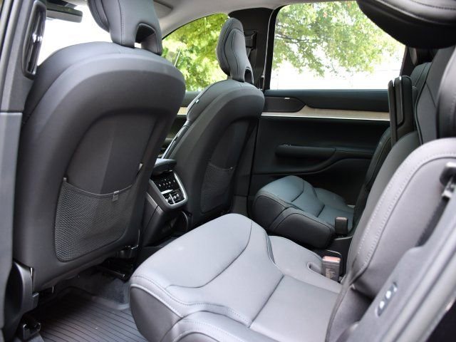 New 2025 Volvo EX90 Ultra AWD/4WD image 14