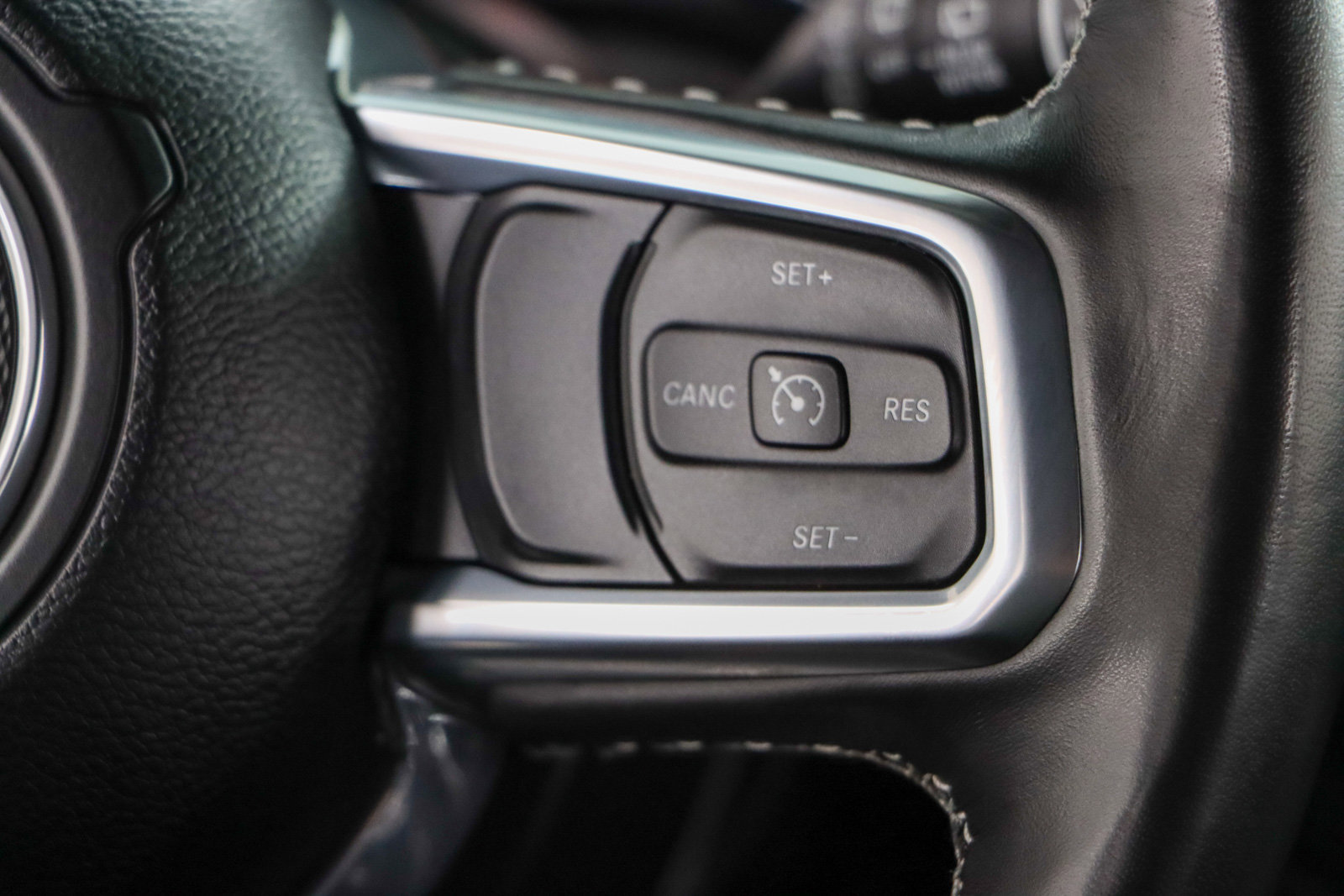 Used 2022 Jeep Wrangler Unlimited Sahara w/ Cold Weather Group image 16