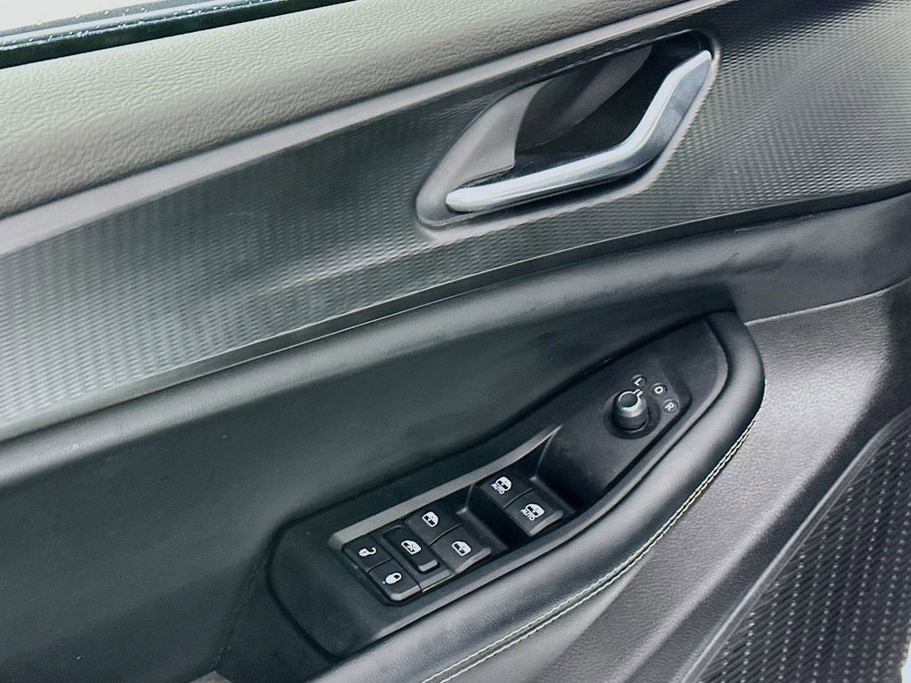 Certified 2023 Jeep Grand Cherokee Laredo image 26