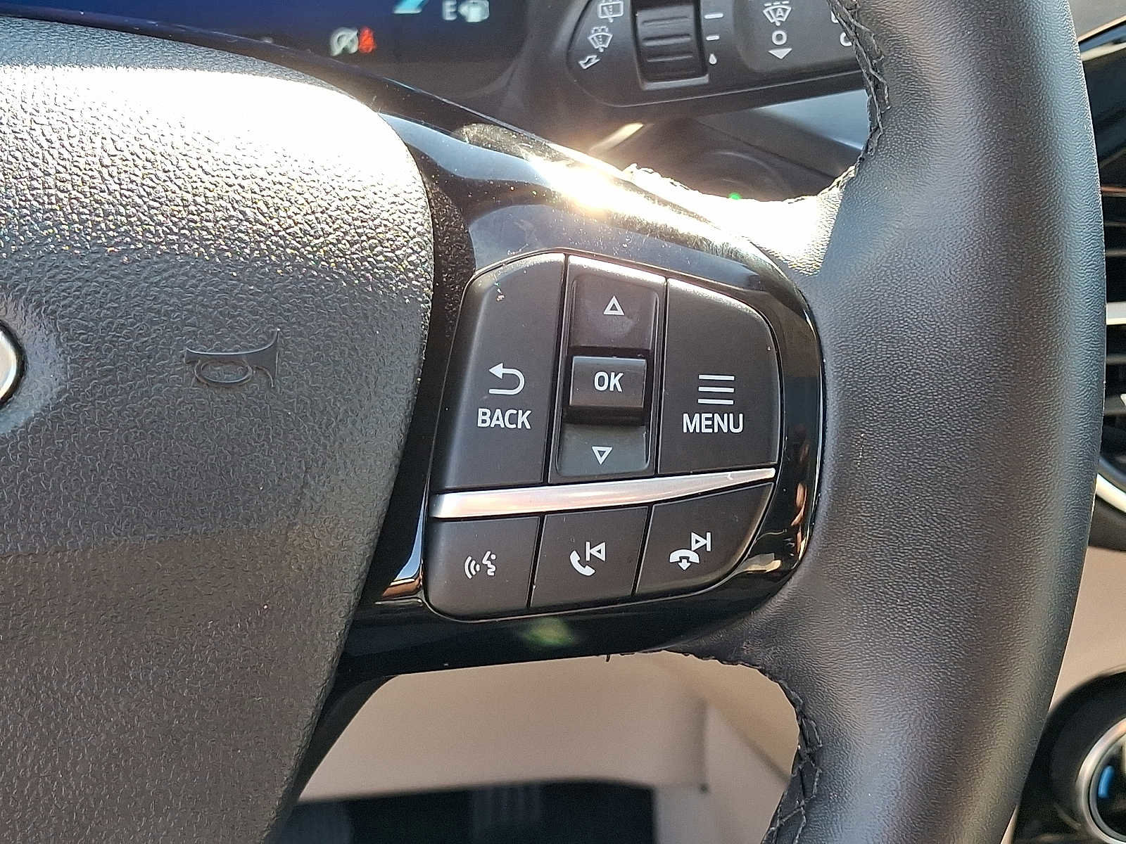 Used 2022 Ford Escape Titanium w/ Class II Trailer Tow Package image 25