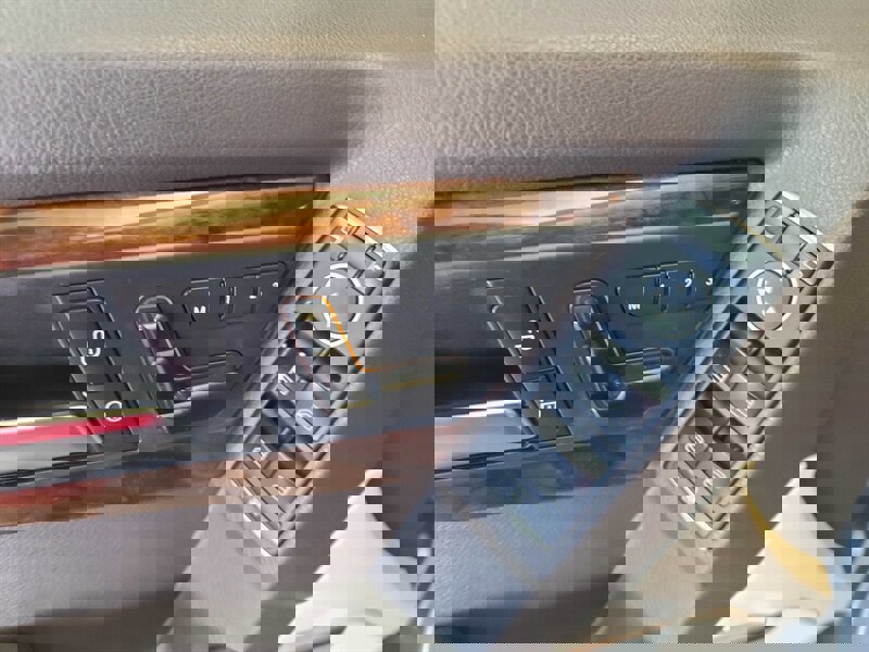 Used 2013 Mercedes-Benz GLK 350 GLK 350 4MATIC 4DR SUV AWD image 35