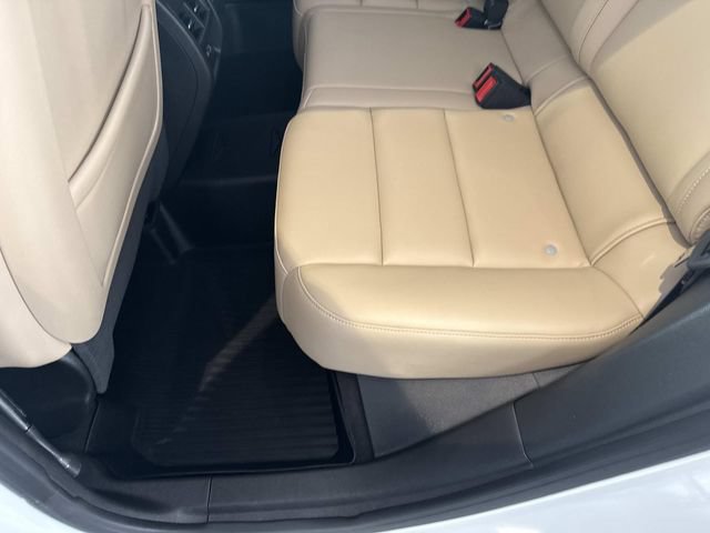 Certified 2024 Cadillac XT4 Luxury w/ Cold Weather Package AWD/4WD image 29
