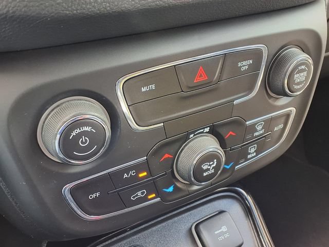 Used 2019 Jeep Compass Latitude FWD image 12