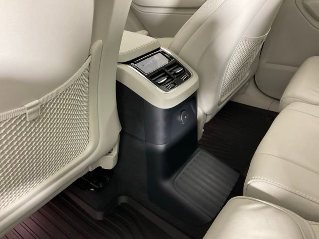 Certified 2024 Volvo XC90 T8 Ultimate w/ Protection Package Premier image 25
