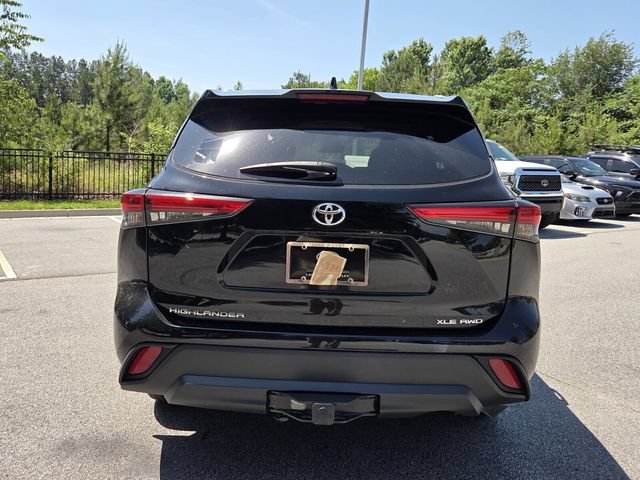 Used 2022 Toyota Highlander XLE AWD/4WD image 6