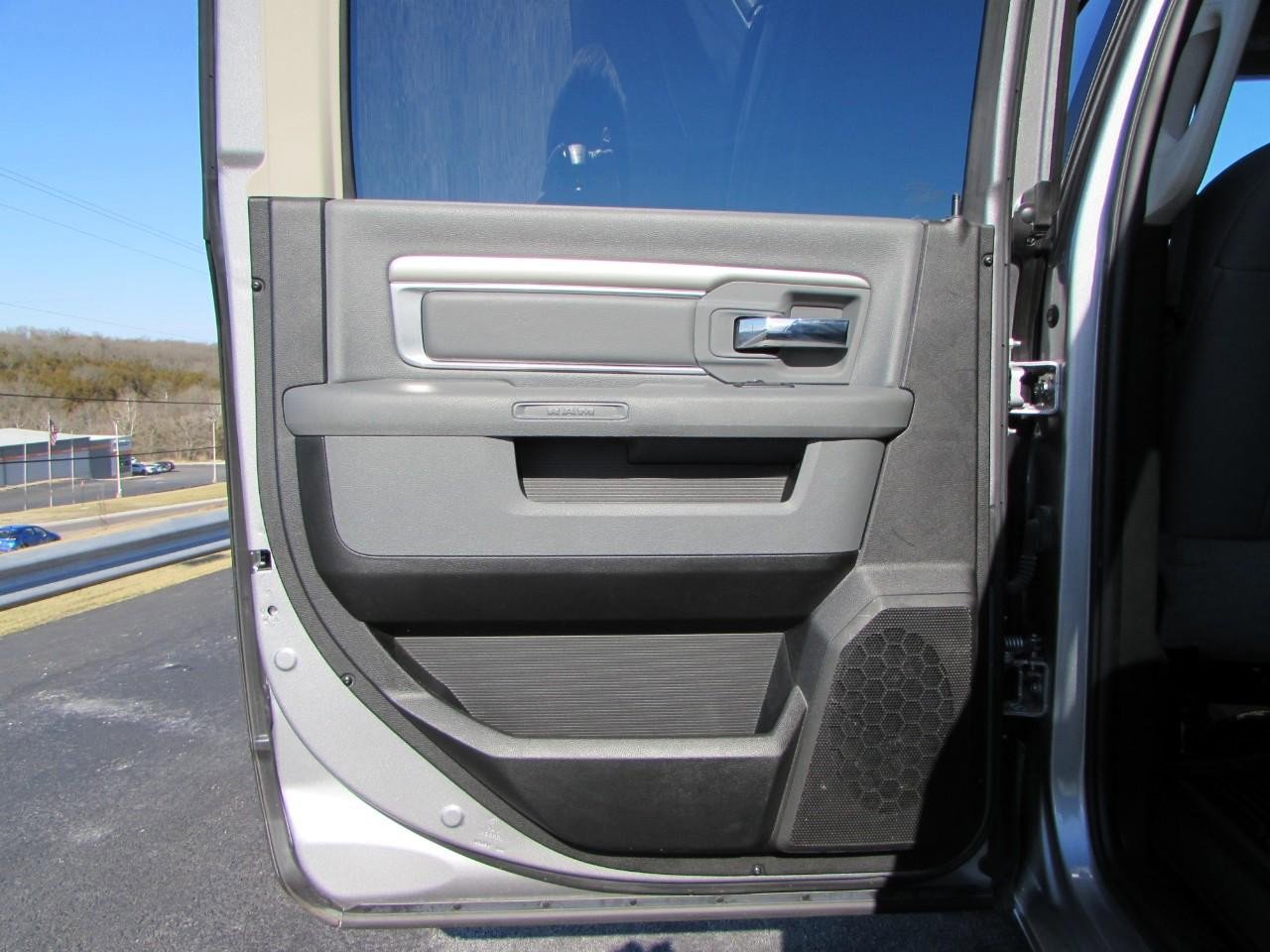 Used 2019 RAM 1500 Classic SLT image 16