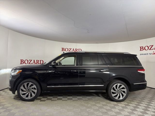 Certified 2023 Lincoln Navigator L Reserve RWD image 5