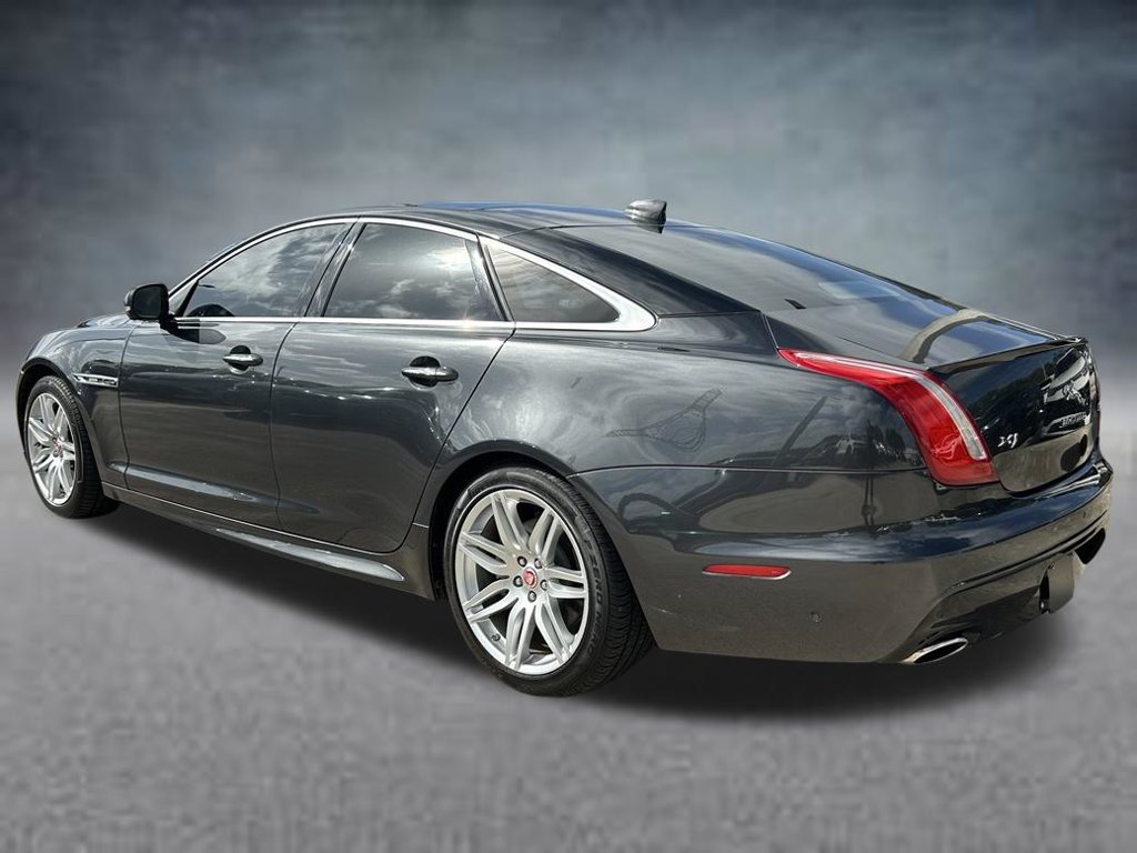 Used 2018 Jaguar XJ R-Sport RWD image 4