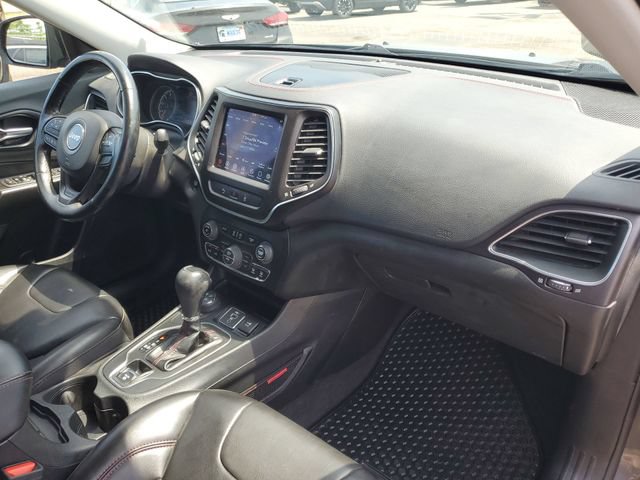 Used 2021 Jeep Cherokee Trailhawk AWD/4WD image 27