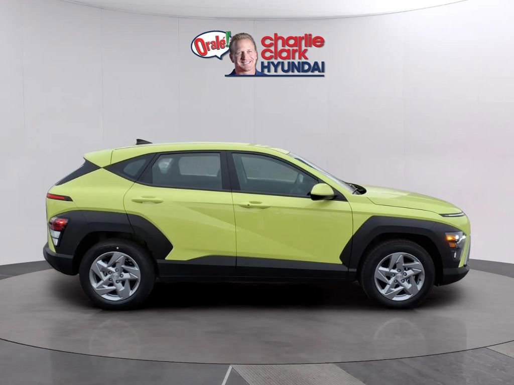 New 2026 Hyundai Kona SE image 6