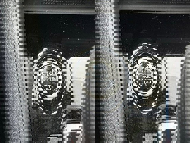 New 2025 Nissan Versa SR w/ Trunk Package image 28