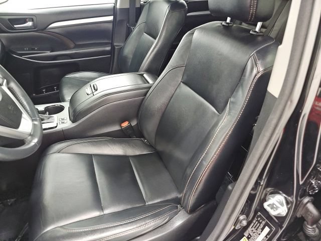 Used 2016 Toyota Highlander XLE AWD/4WD image 14