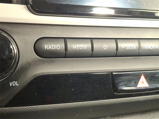 Used 2022 Hyundai Venue Limited image 23