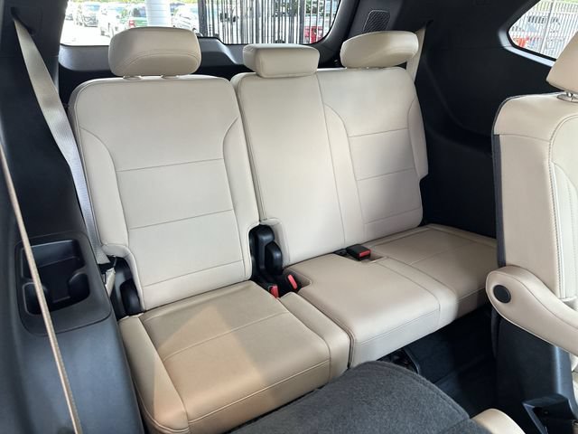 Used 2025 Buick Enclave Preferred w/ Super Cruise Package FWD image 23