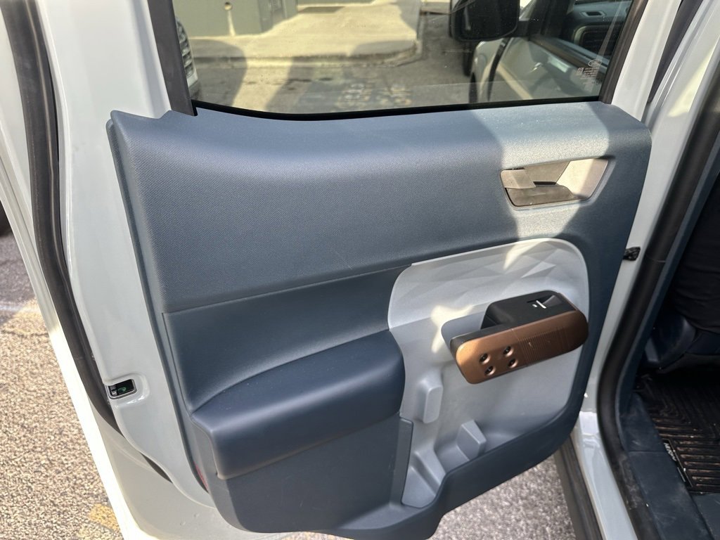 Used 2023 Ford Maverick Lariat w/ Lariat Luxury Package image 11