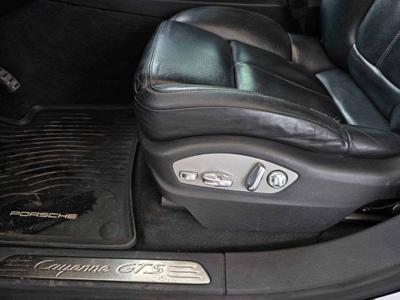Used 2014 Porsche Cayenne GTS AWD/4WD image 20