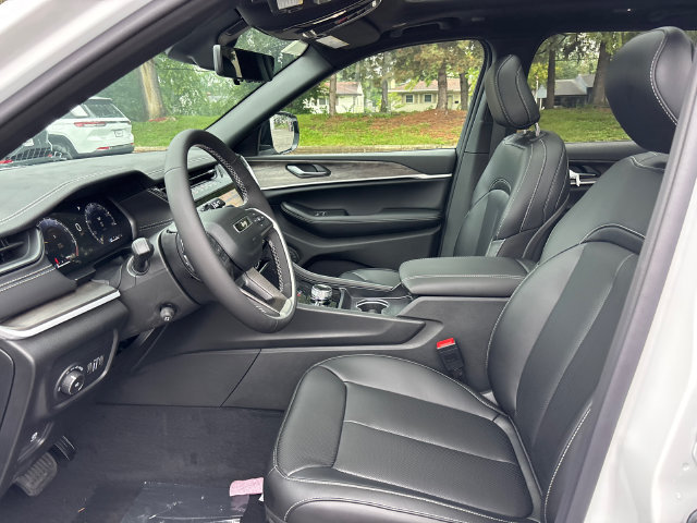 New 2027 Jeep Grand Cherokee Limited AWD/4WD image 6