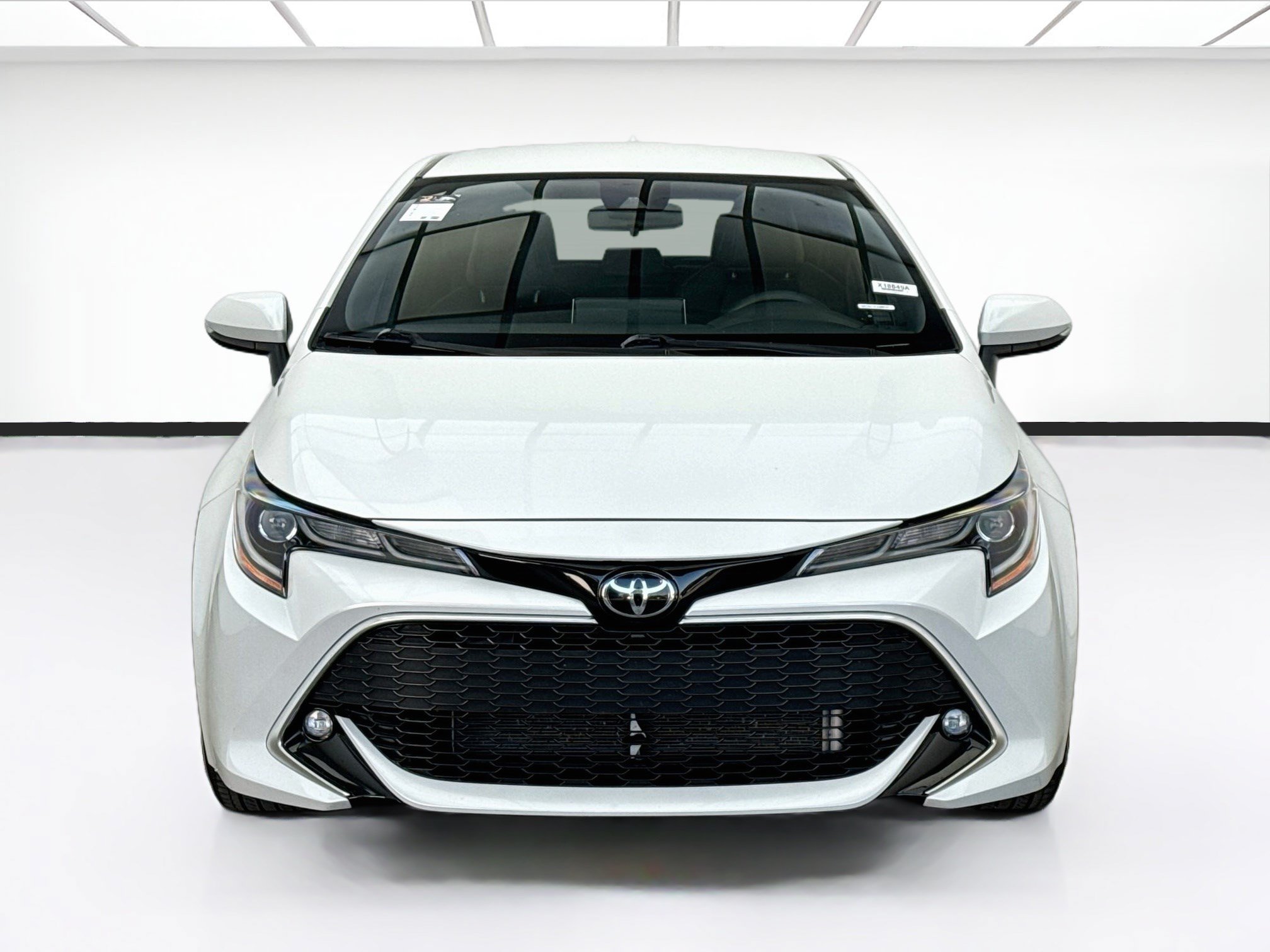 Used 2022 Toyota Corolla XSE FWD image 2