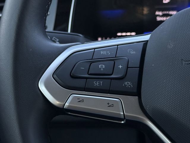 Used 2025 Volkswagen Jetta SE image 11