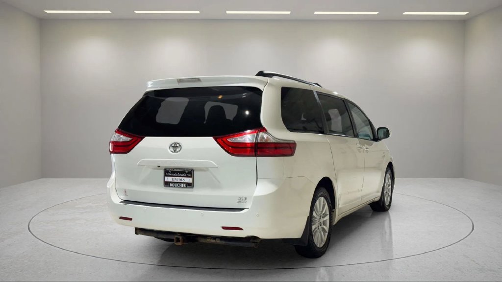 Used 2017 Toyota Sienna XLE w/ XLE Navigation Package AWD/4WD image 3