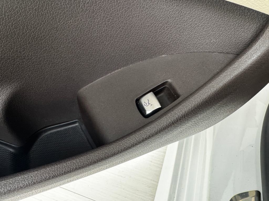 Used 2019 Mercedes-Benz E 450 4MATIC Cabriolet image 37